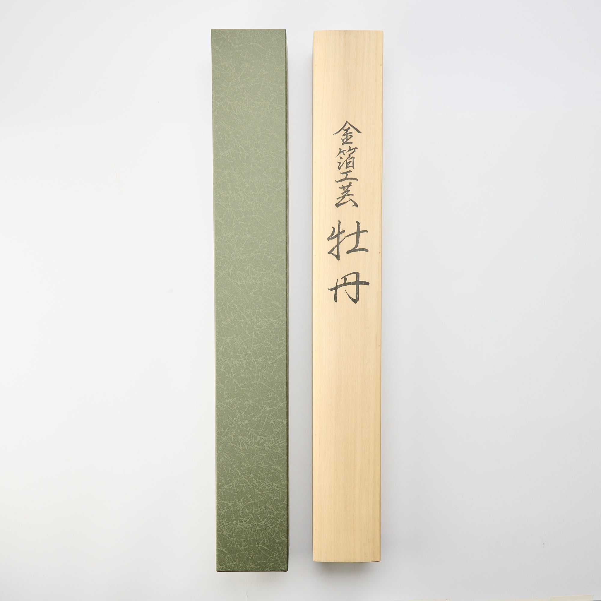 Gold Leaf Craft: Auspicious Peony / Kakejiku Hanging Scroll