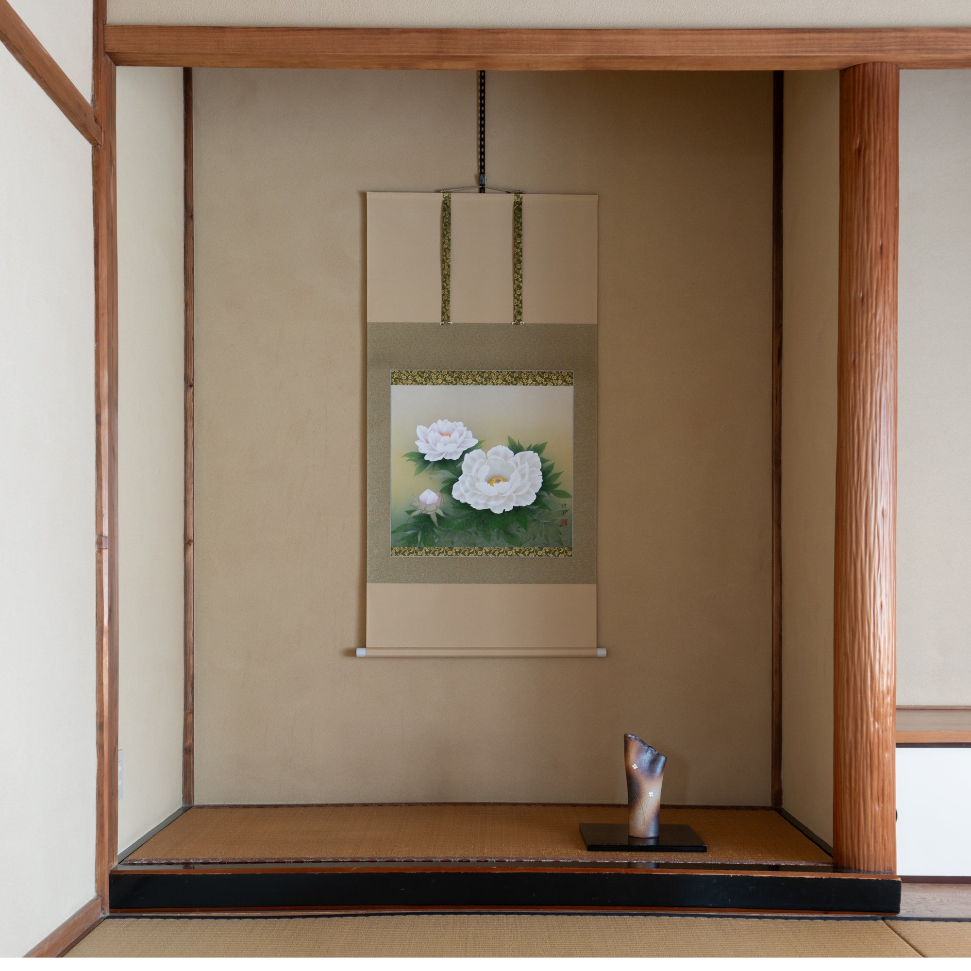 Peonies / Kakejiku Hanging Scroll