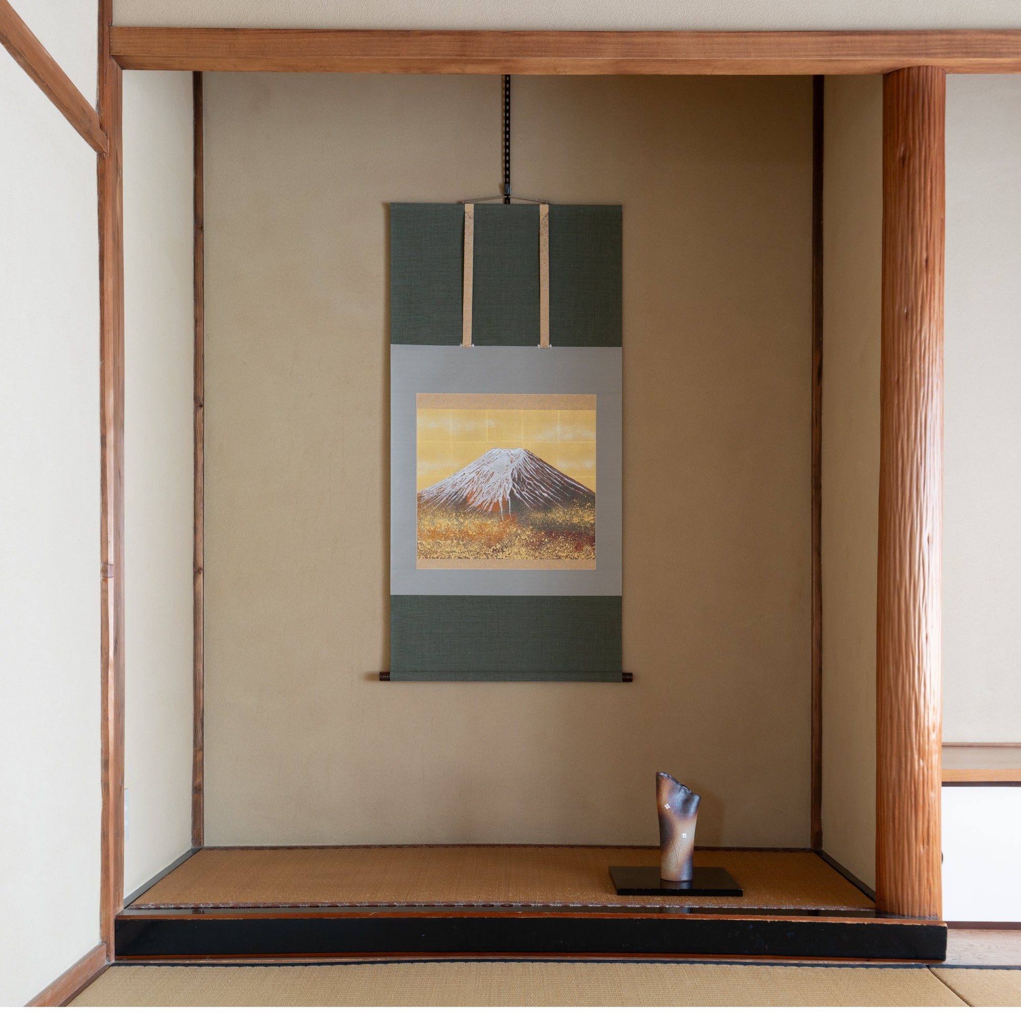 Gold Leaf Craft:Auspicious Mount Fuji / Kakejiku Hanging Scroll