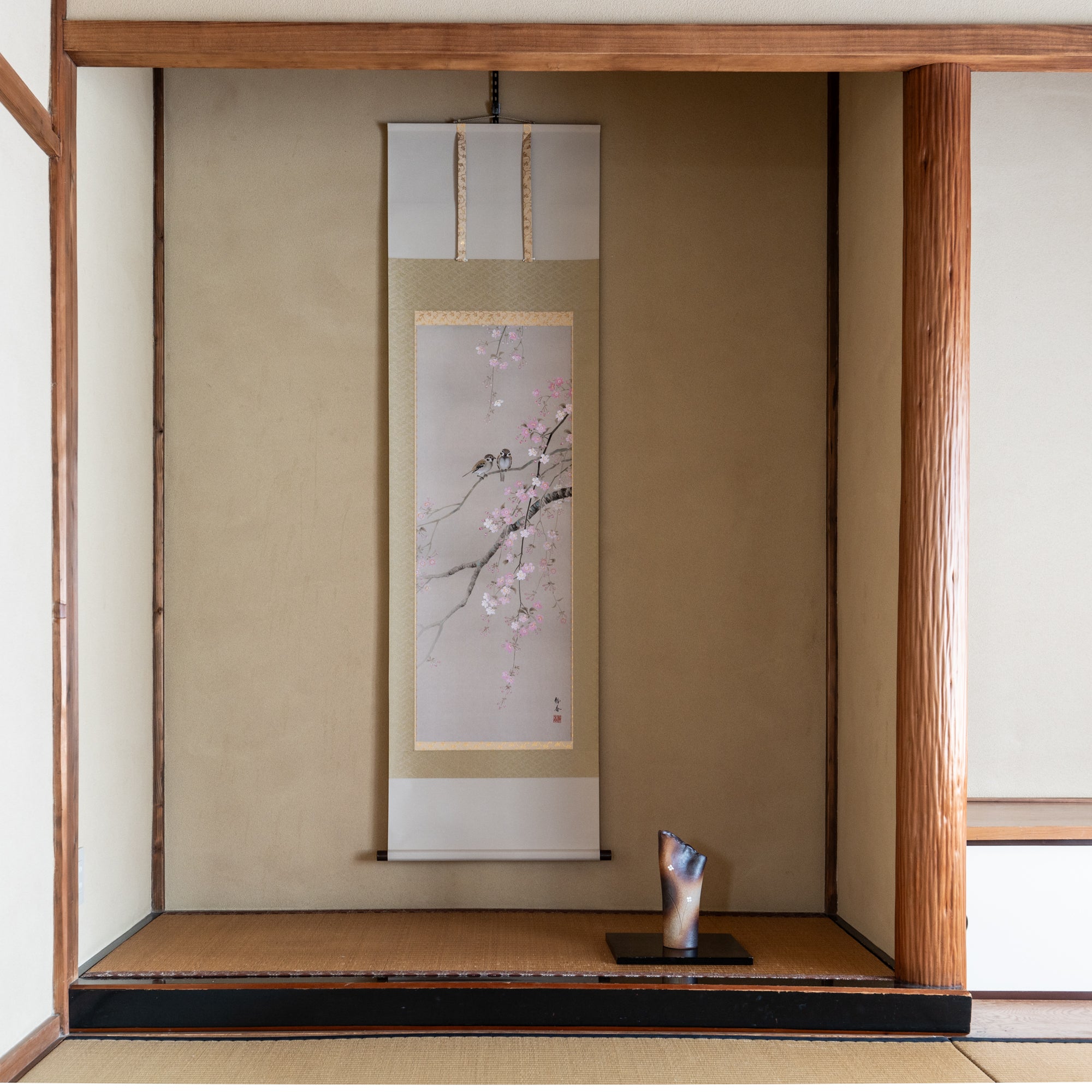 Cherry Blossoms and Small Birds / Kakejiku Hanging Scroll