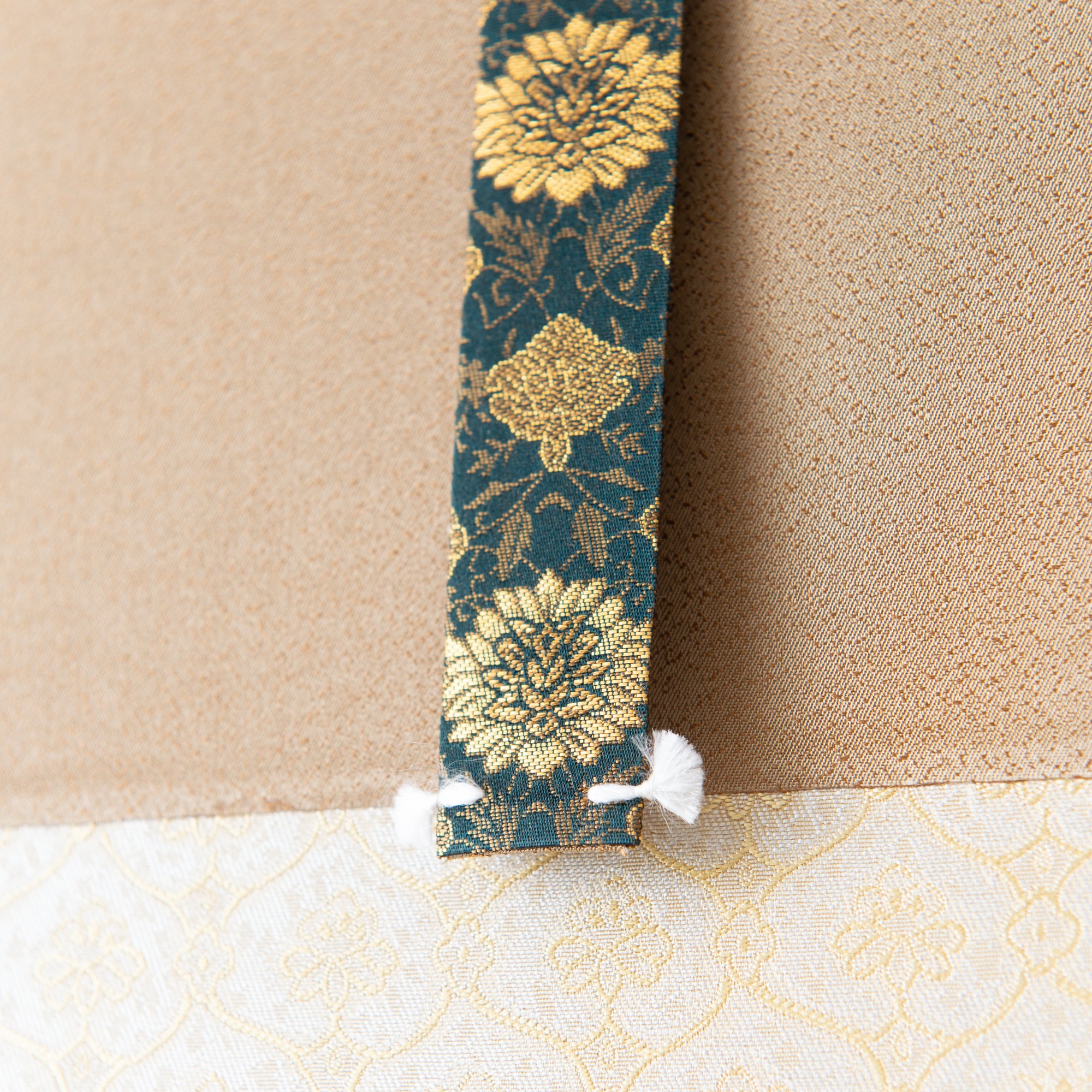 Gold Leaf Craft: Auspicious Peony / Kakejiku Hanging Scroll