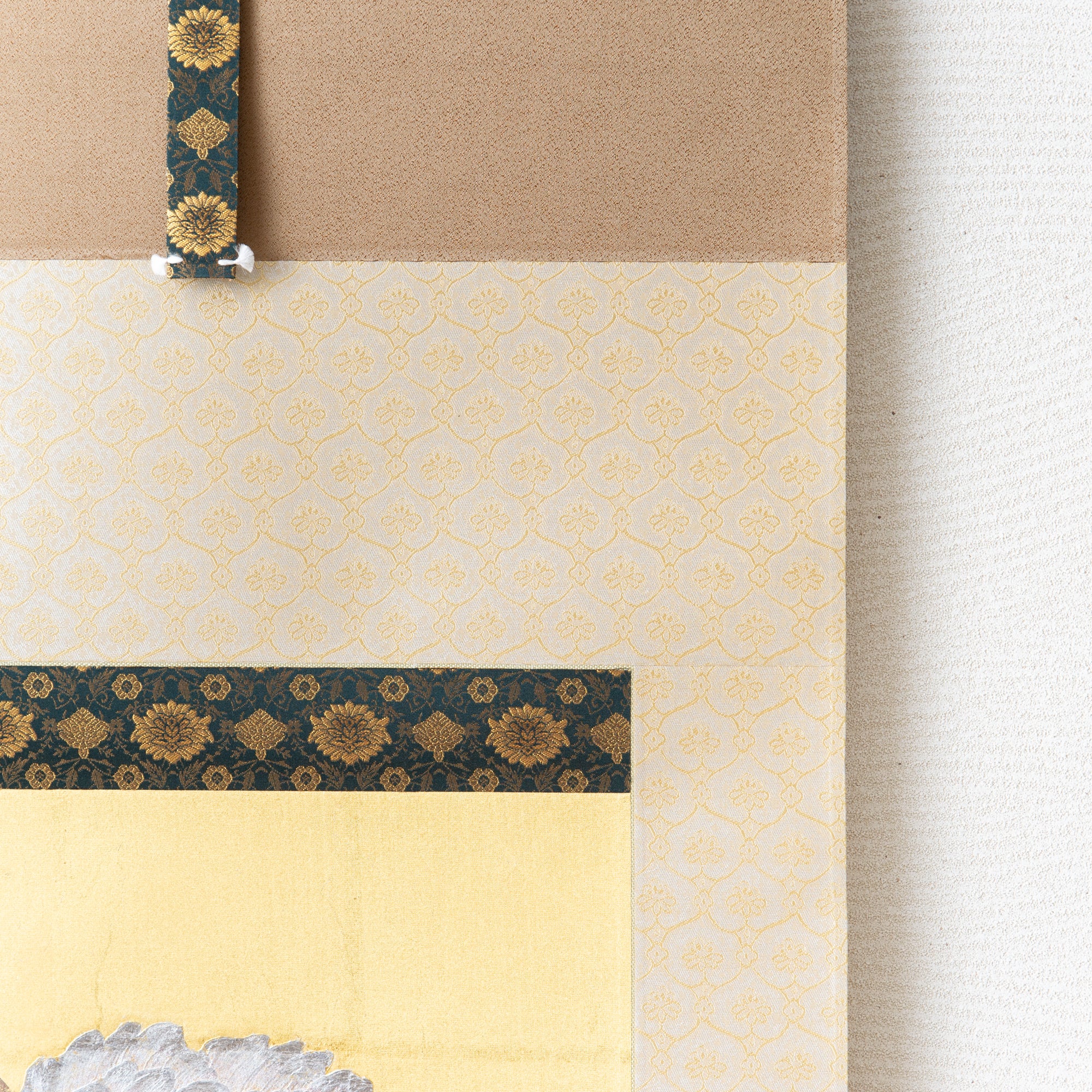 Gold Leaf Craft: Auspicious Peony / Kakejiku Hanging Scroll