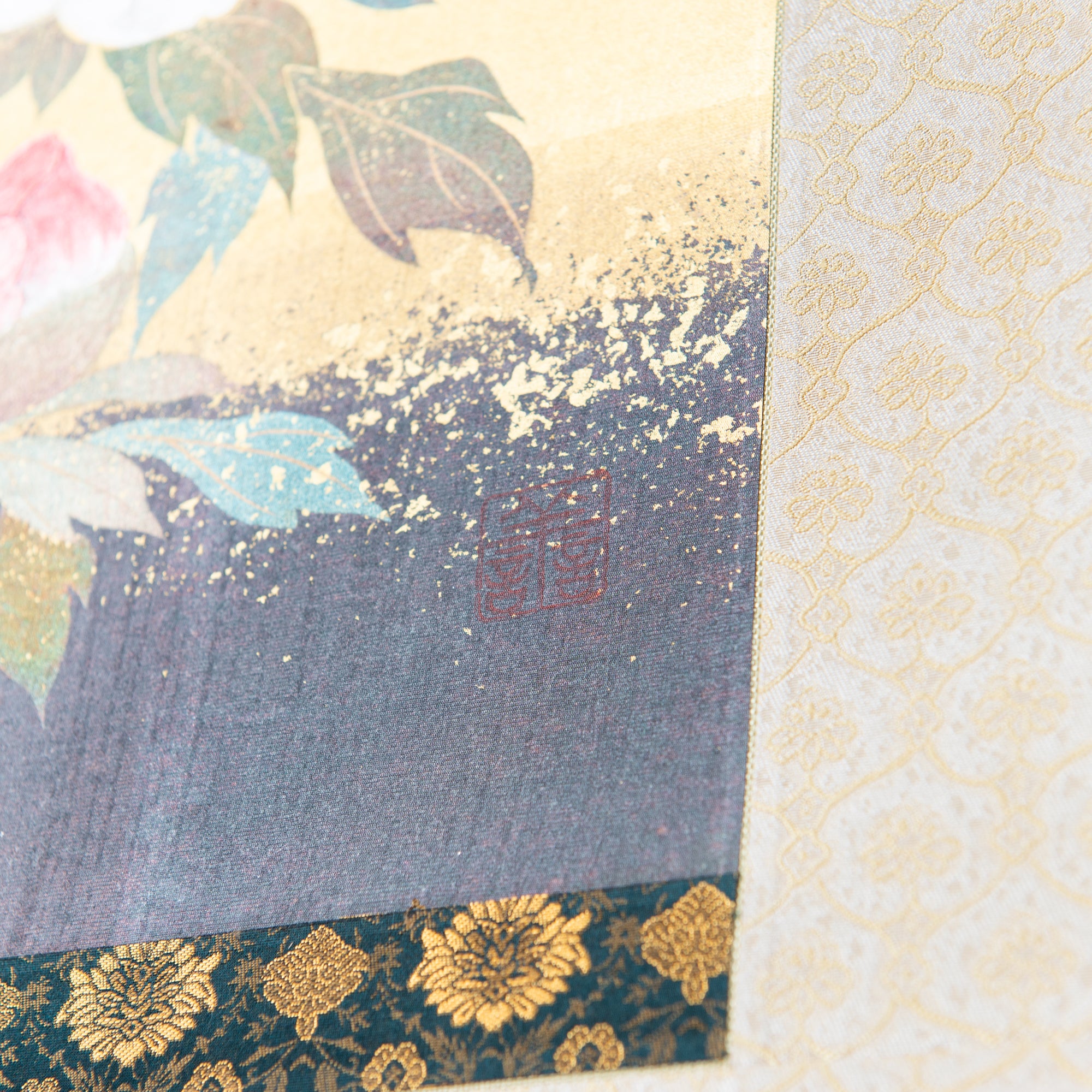 Gold Leaf Craft: Auspicious Peony / Kakejiku Hanging Scroll