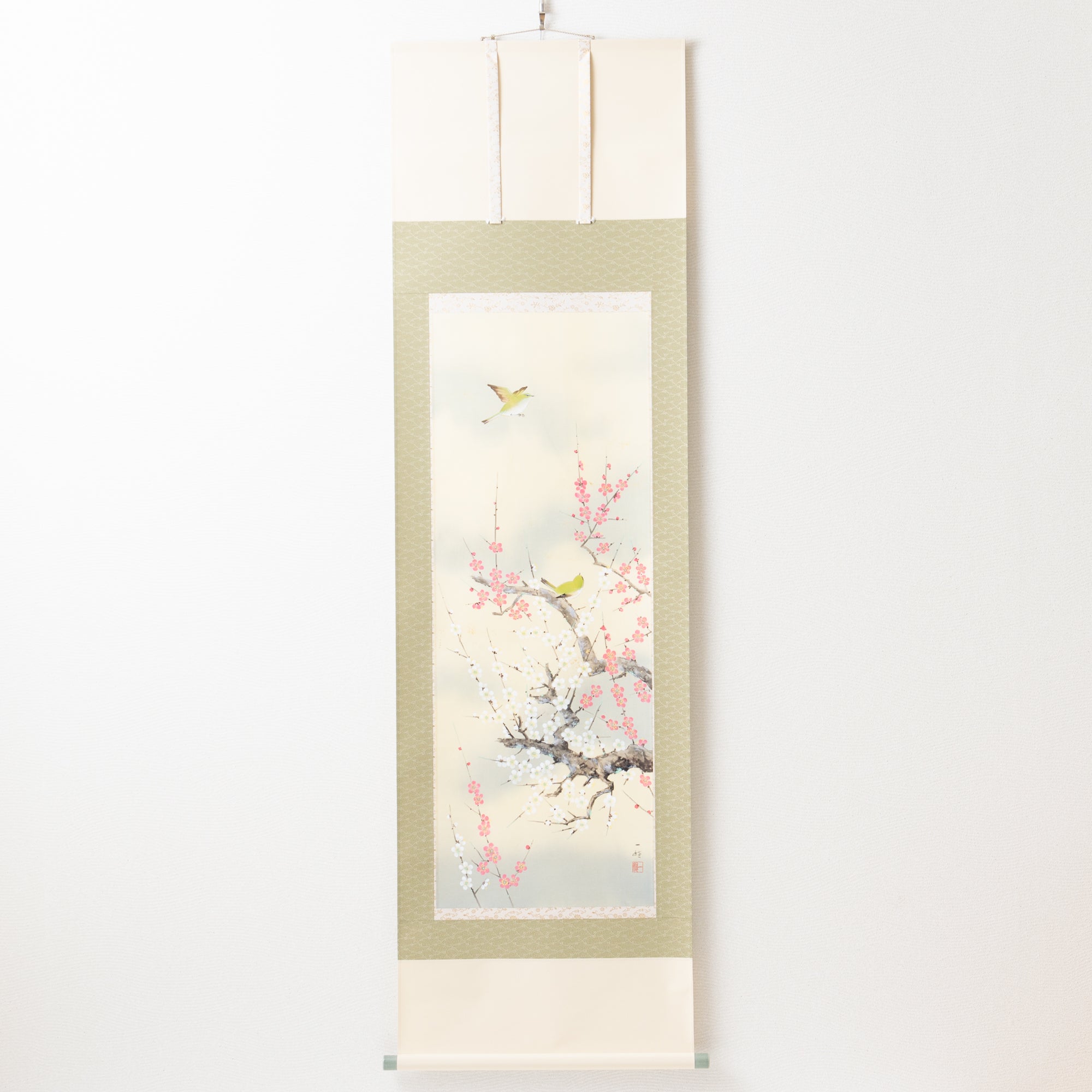 Warbler Among Red and White Plum Blossoms / Kakejiku Hanging Scroll